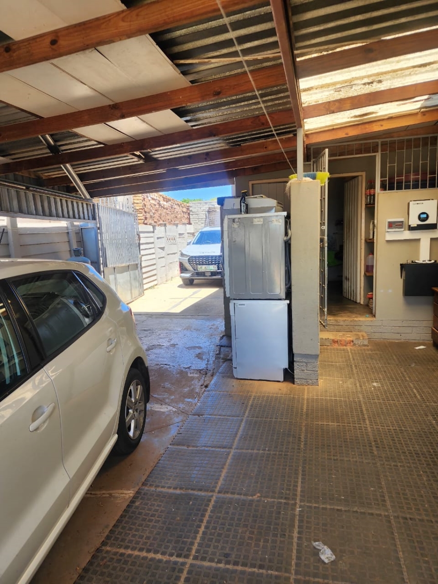 3 Bedroom Property for Sale in Manzil Park North West